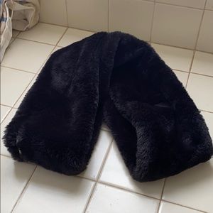 Bebe wrap around neck